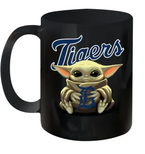 Baby Yoda Hugs Loves The Detroit Tigers Baseball Ceramic Mug 11oz