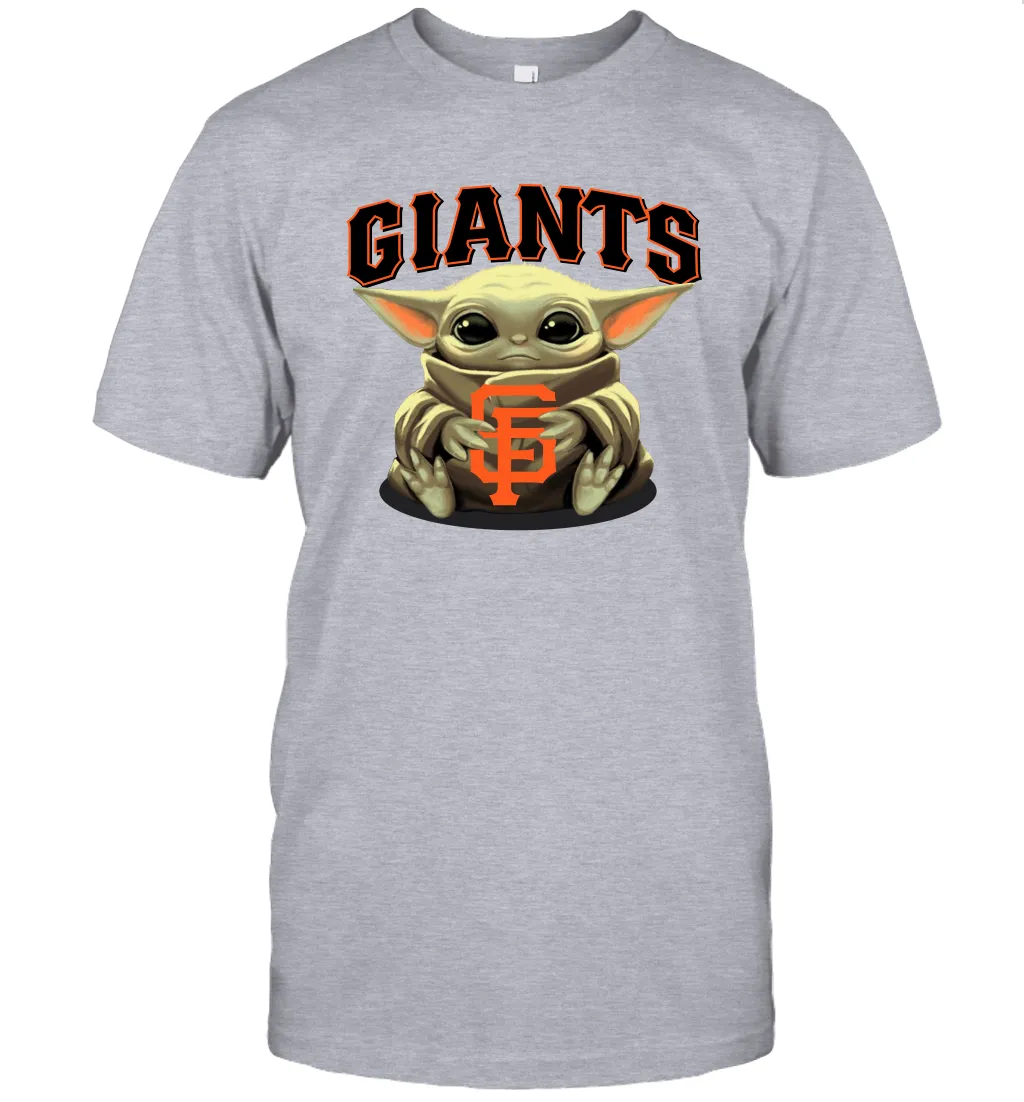 Baby Yoda Hugs Loves The San Francisco GiantsBaseball Mens T-Shirt