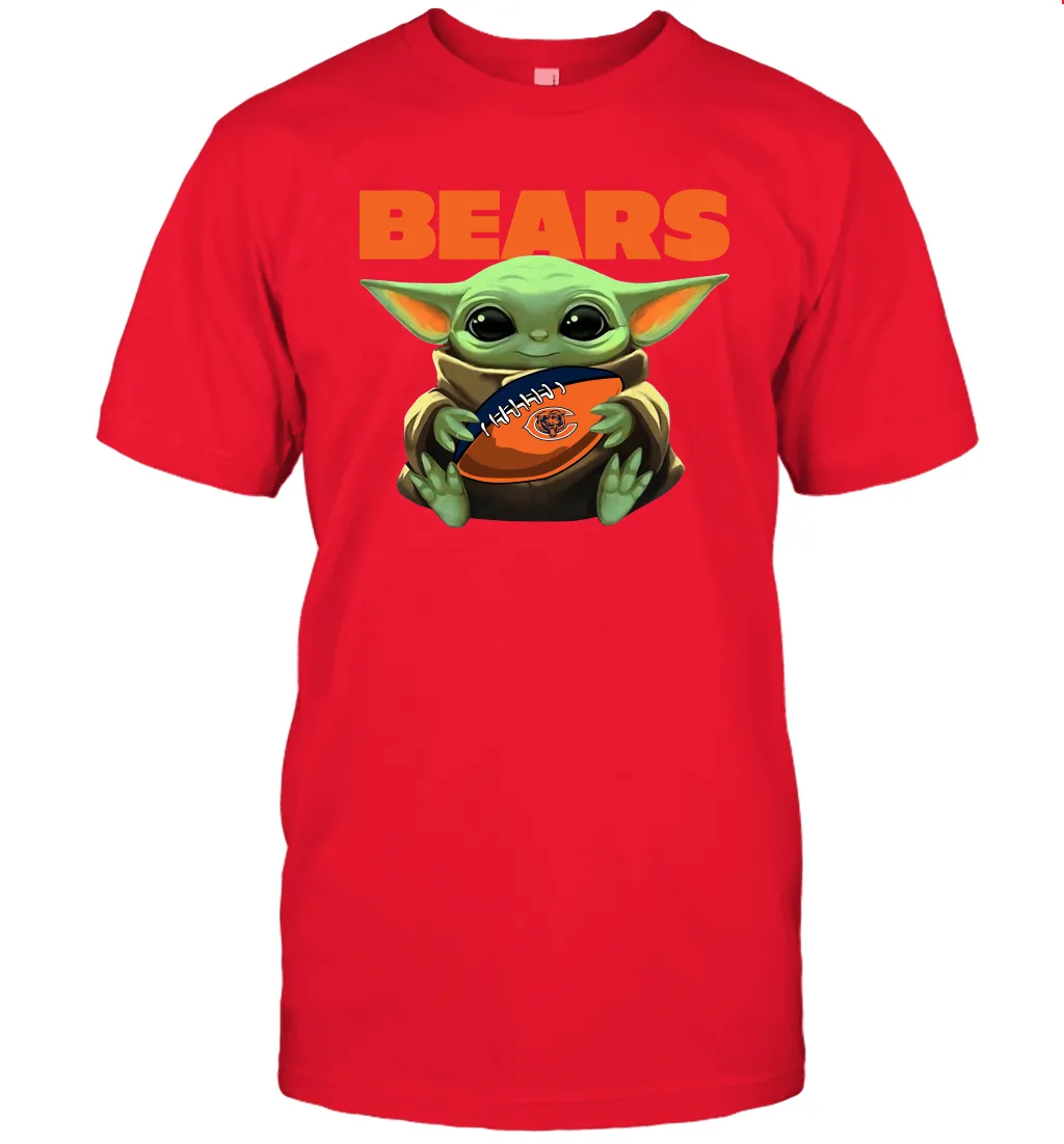 Baby Yoda Loves The Chicago Bears Star Wars Baby Yoda Hugs Bears NFL Mens T-Shirt