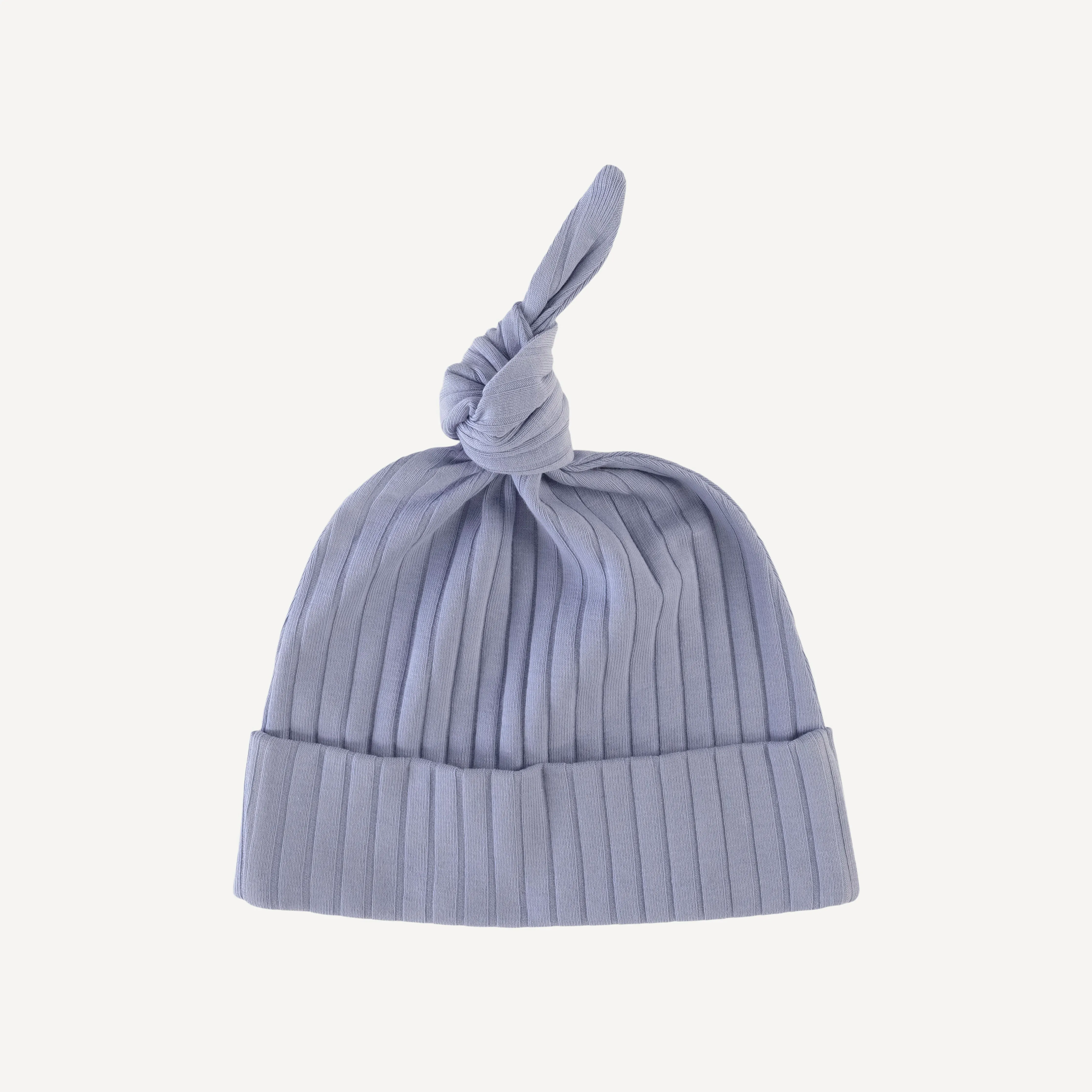 knot hat | blue daisy | classic rib