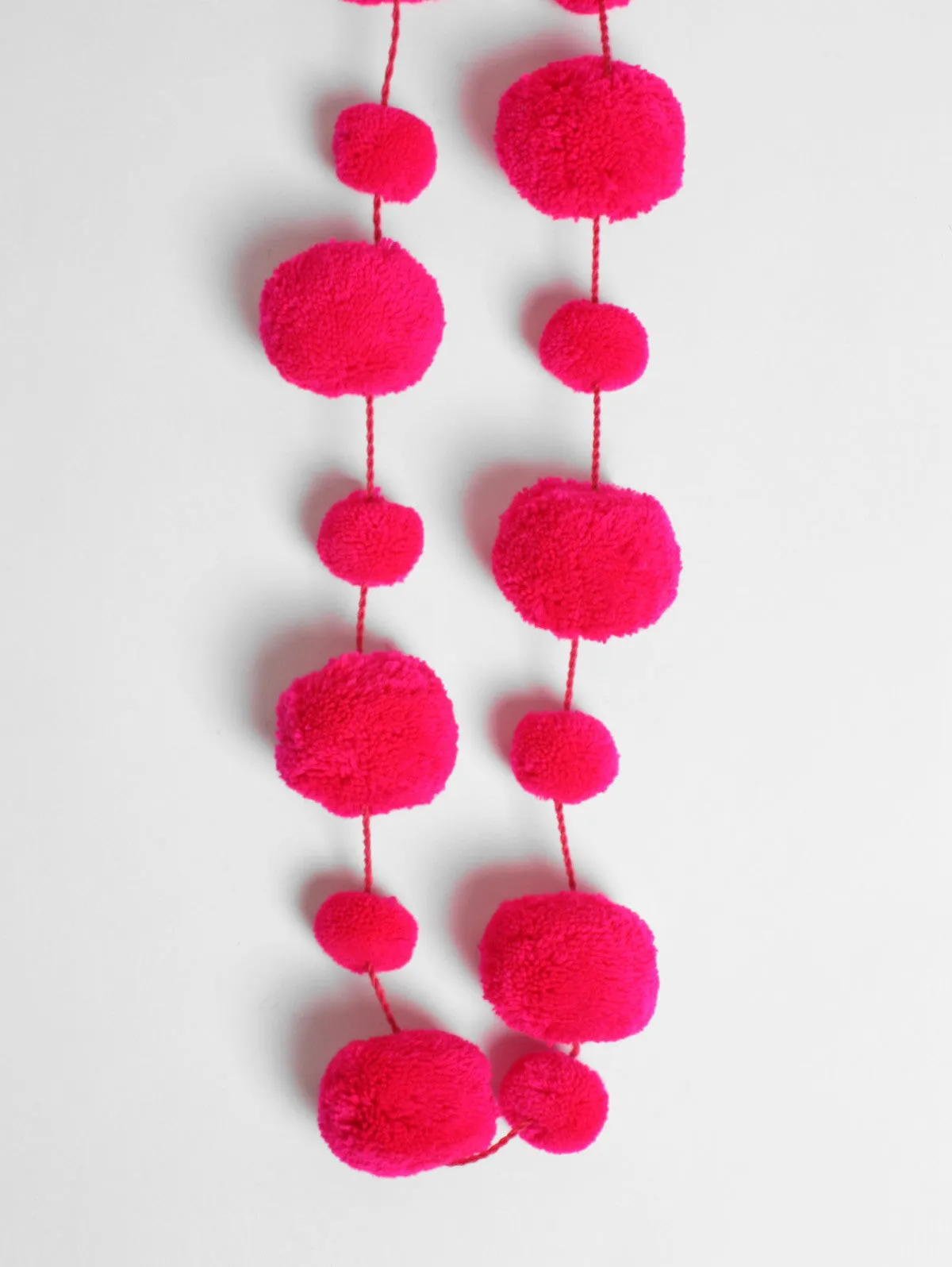 Pom Pom Garland, Pink