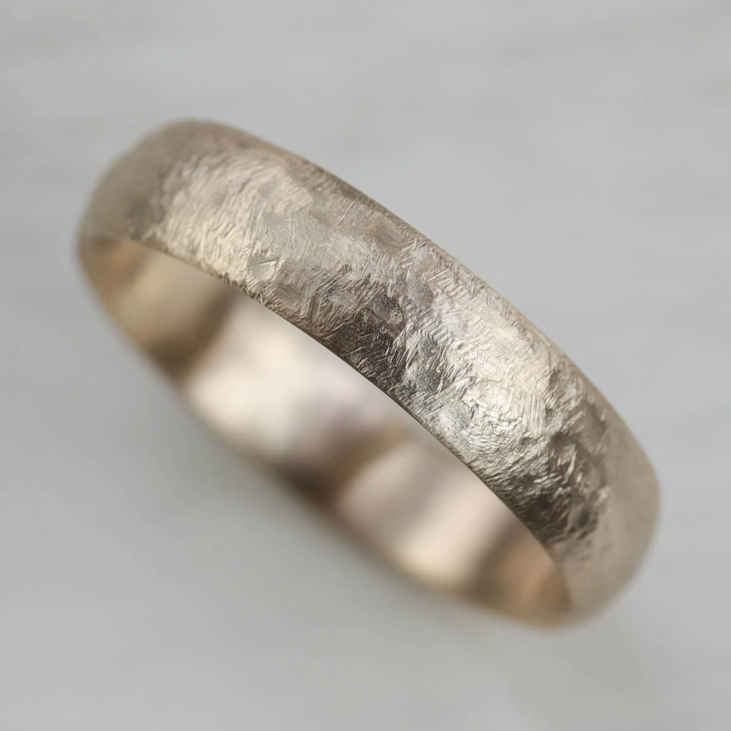 Rugged Texture Hand-carved Classic Band •